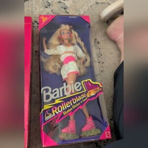 Barbie Rollerblade Doll with Pink and White Outfit